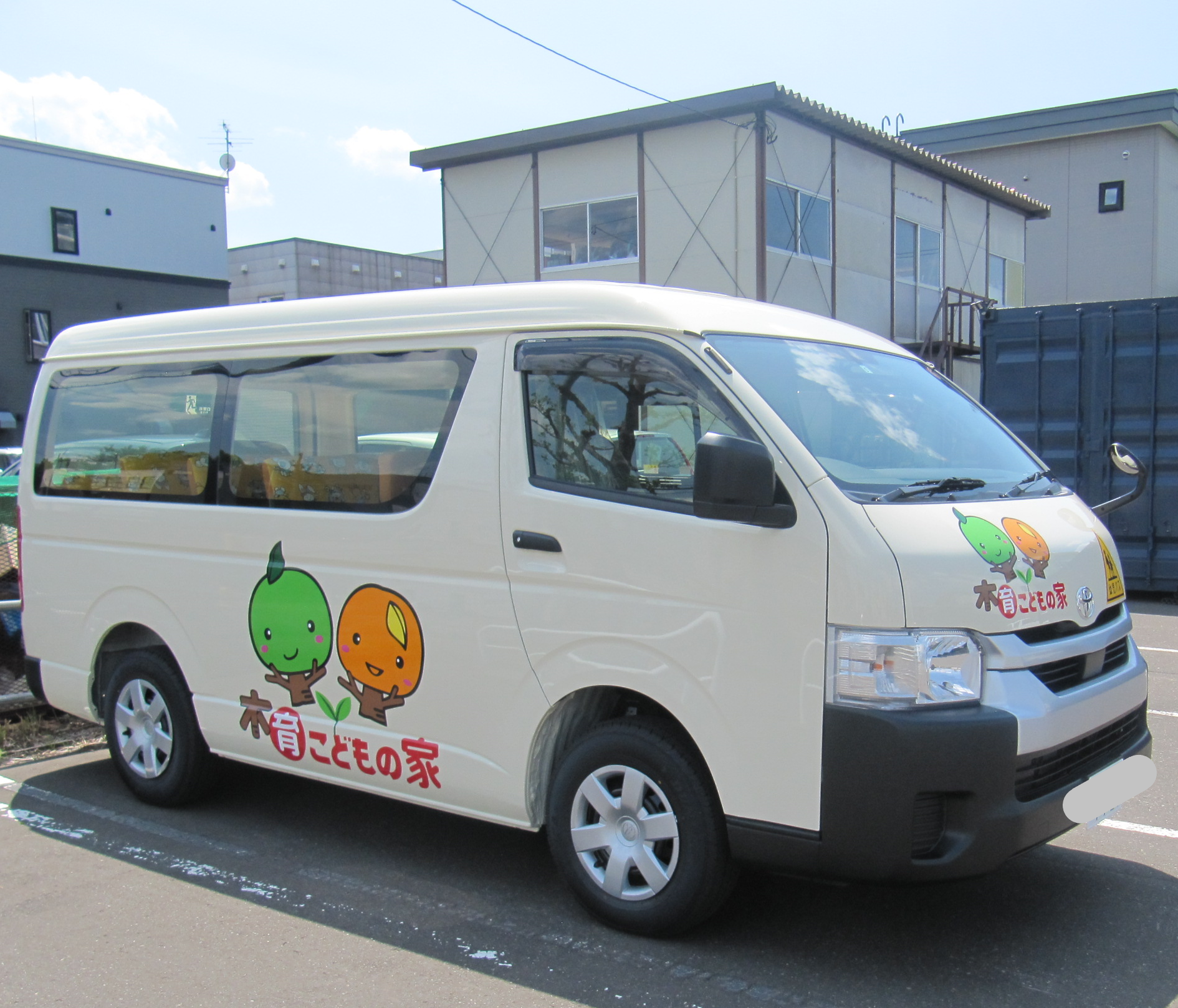 木育こどもの家の園バスがきましたよ😊