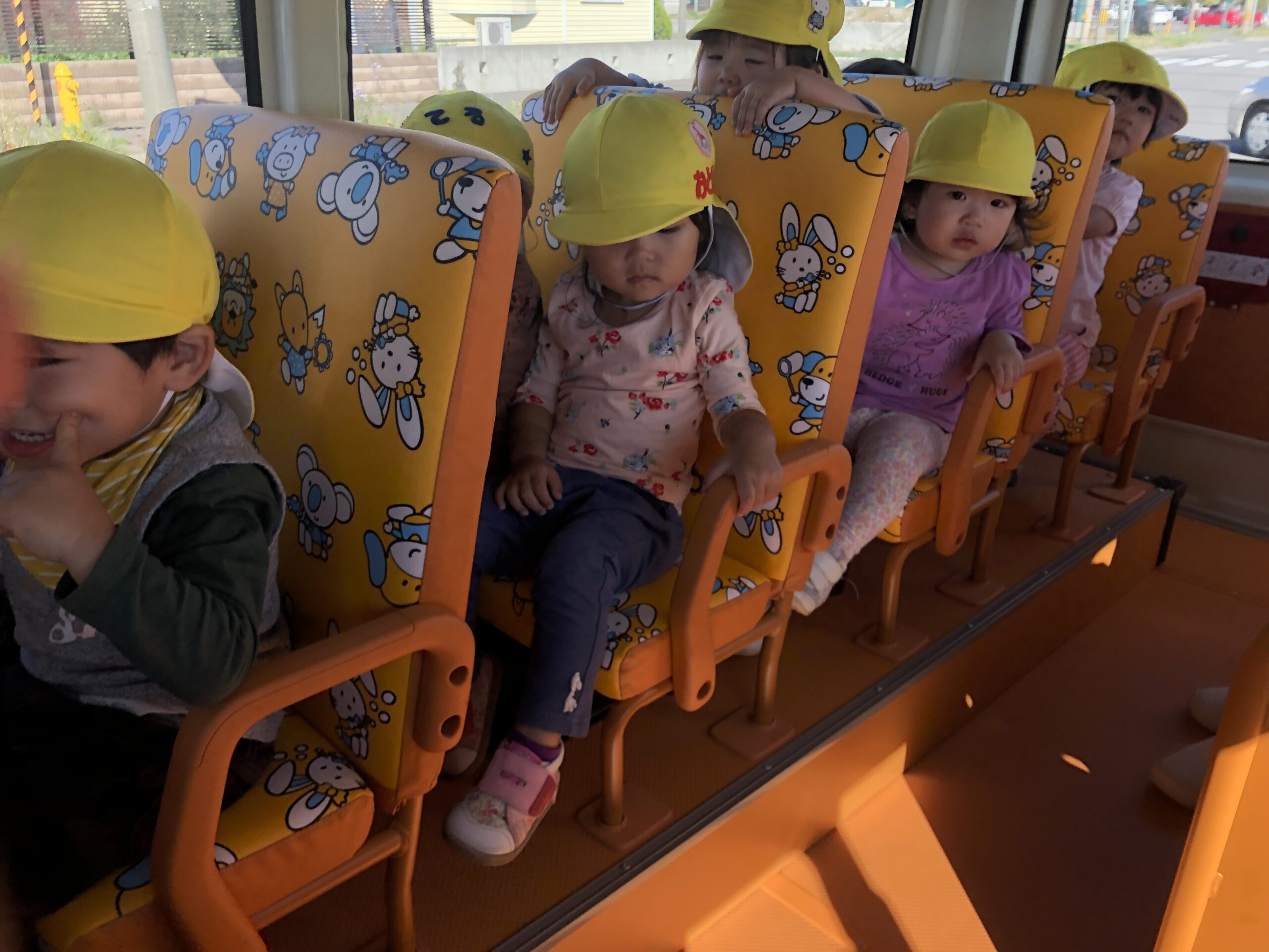 新川園　1歳児（くり組）も園バスで・・😚