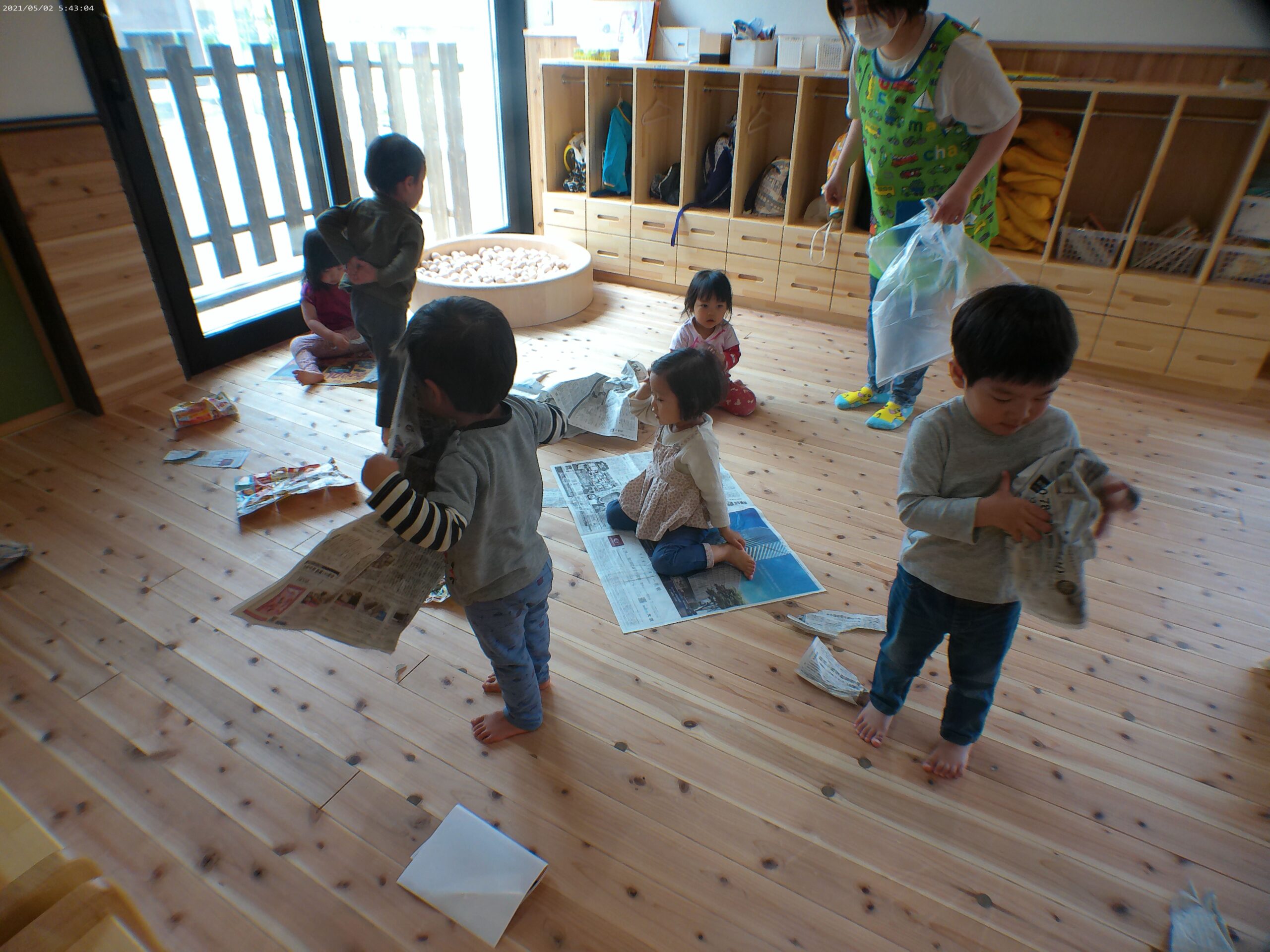 宮の森保育園　くるみ組室内遊びの様子