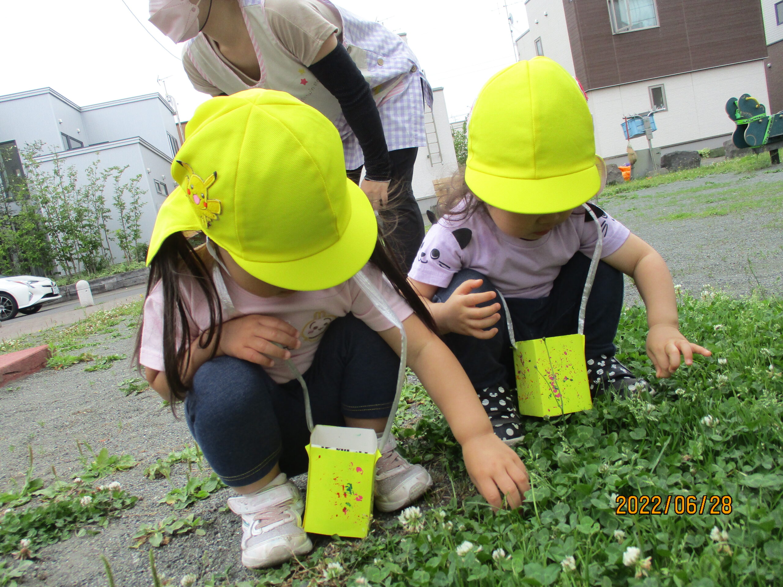 新川園　お散歩バックでさがしもの👜