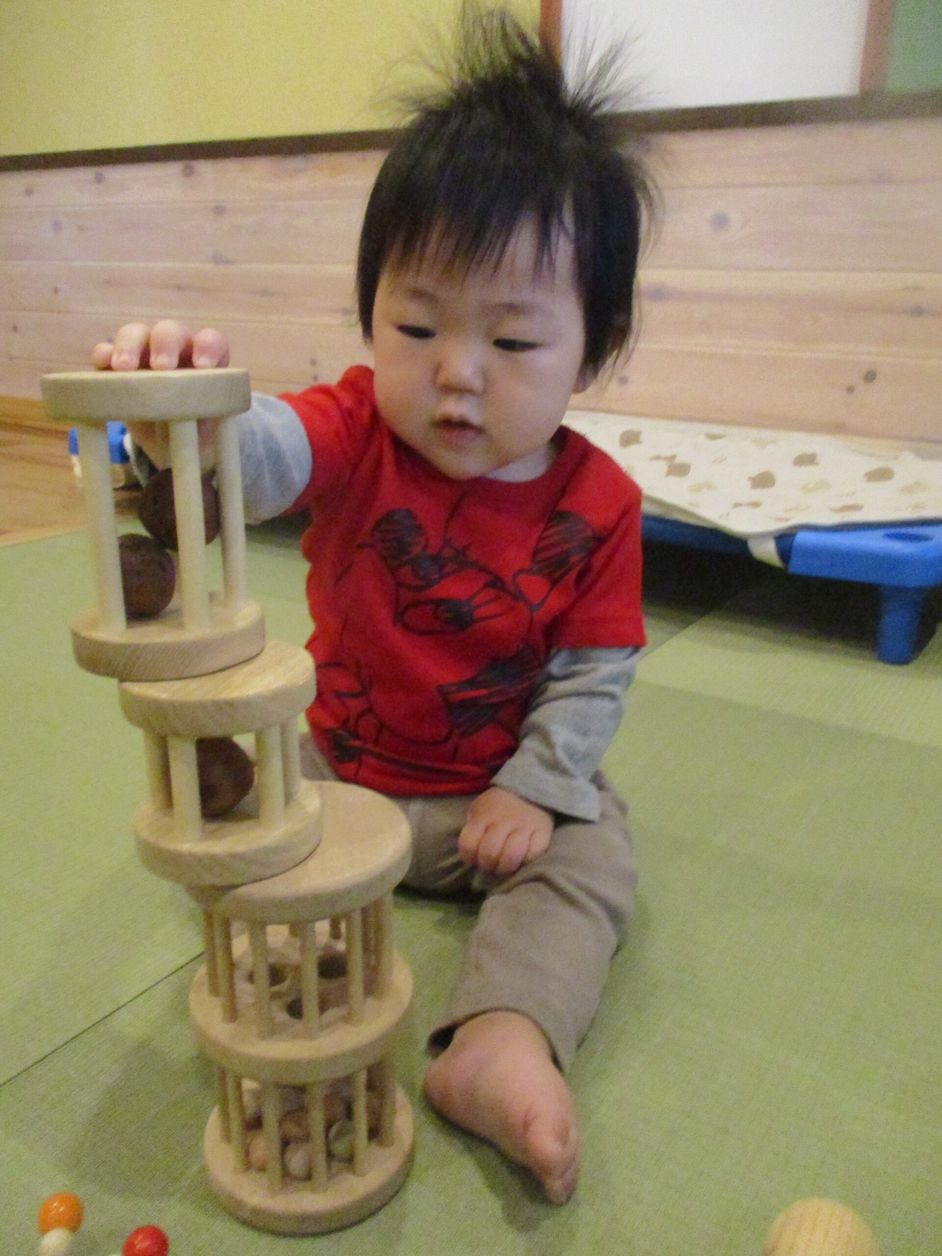 藤野園　どんぐり組　”好きなおもちゃ、見つけられたよ♪”