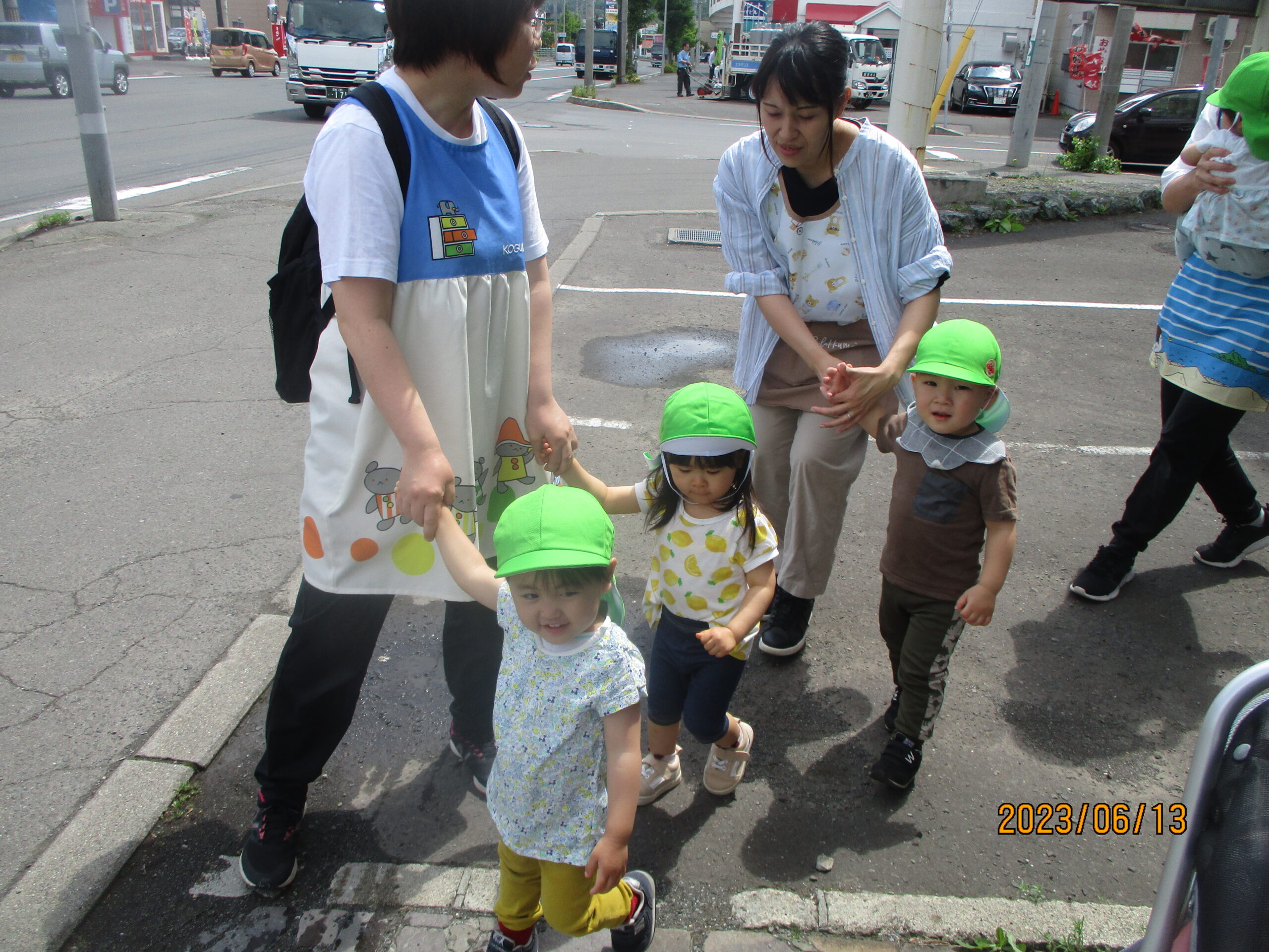 藤野園　お散歩で何を見つけたかな、、！？