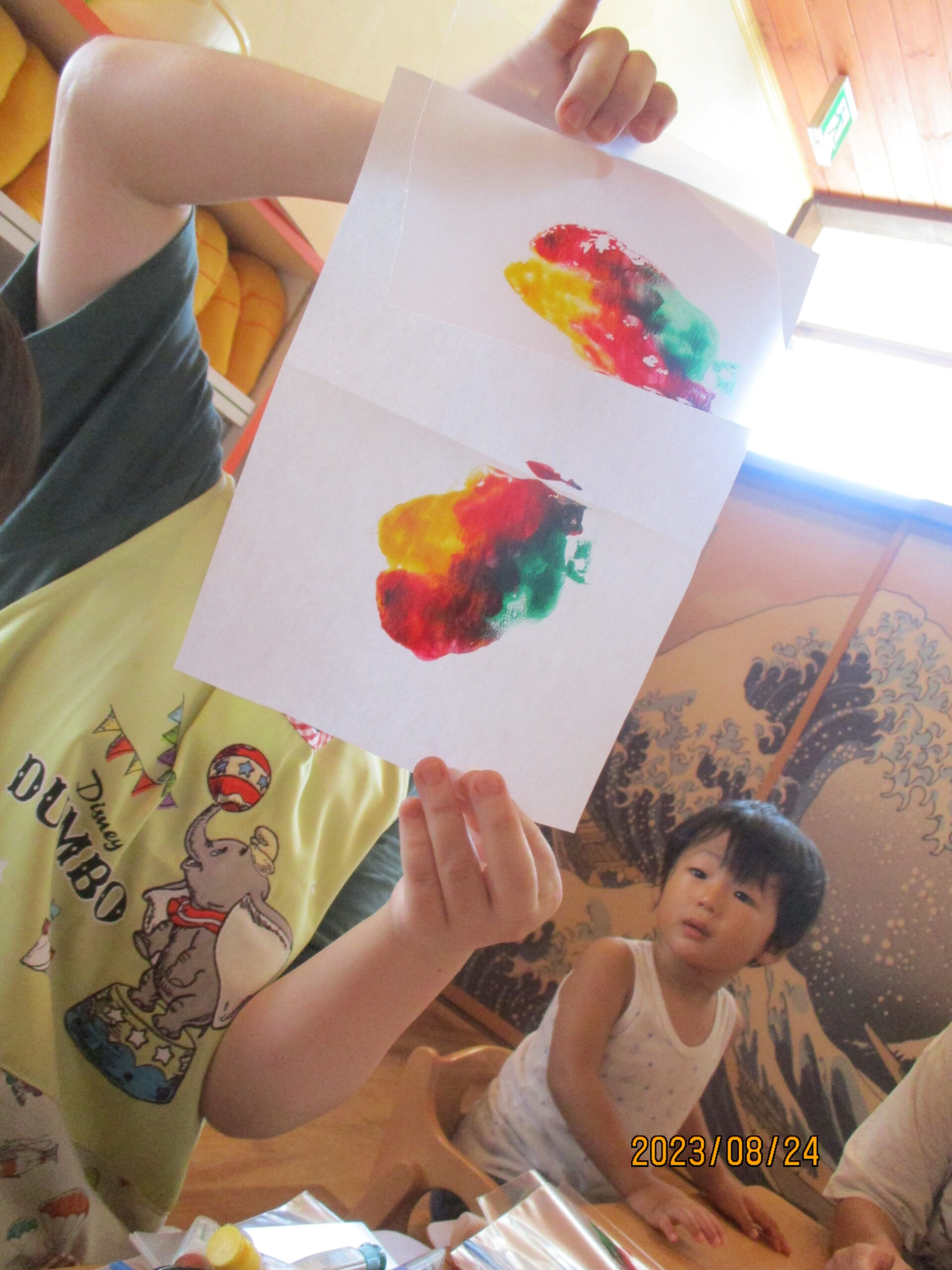 藤野園　フィンガーペイントしてみたよ。