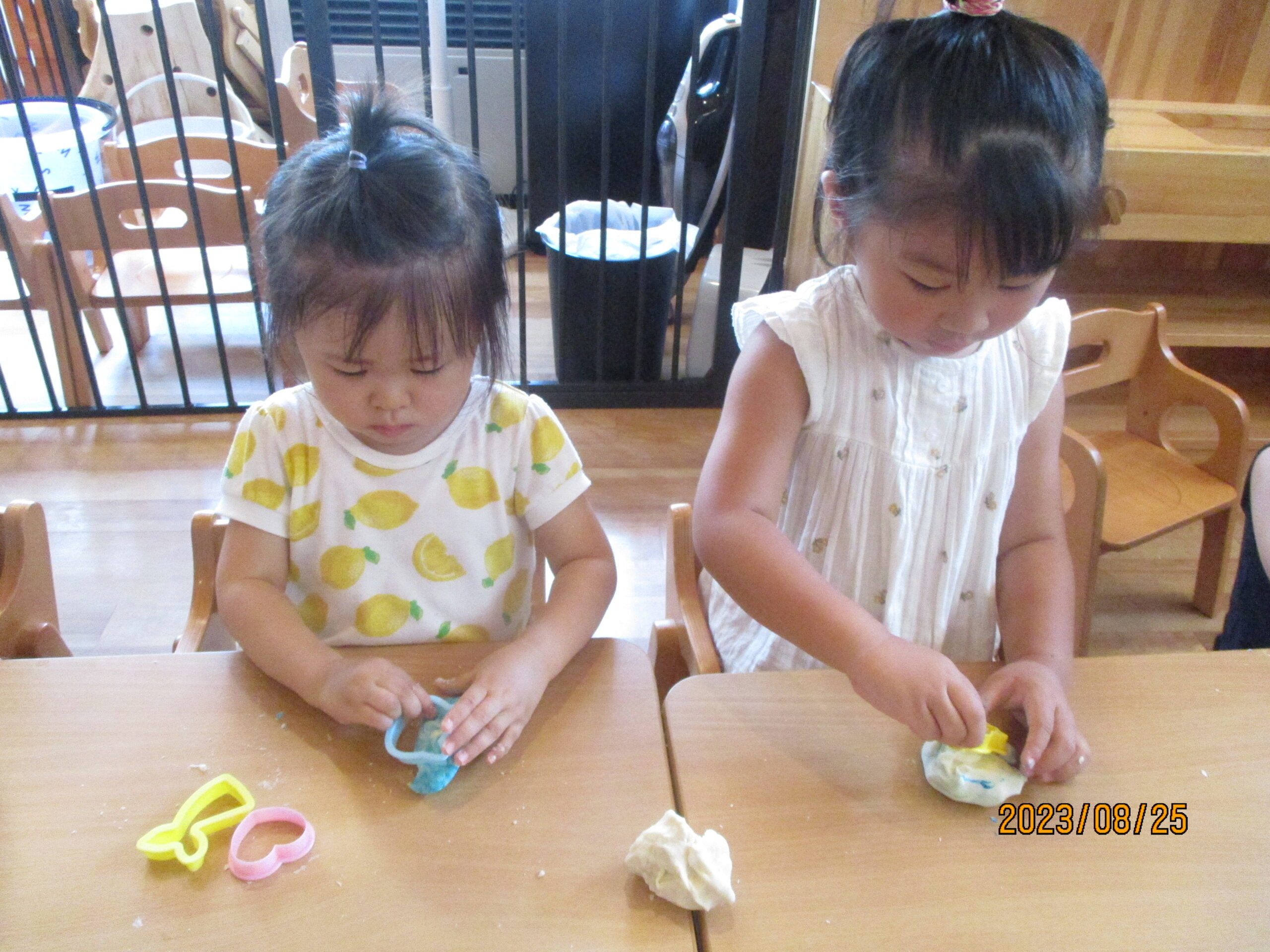 藤野園　小麦粉粘土で遊んだよ♪