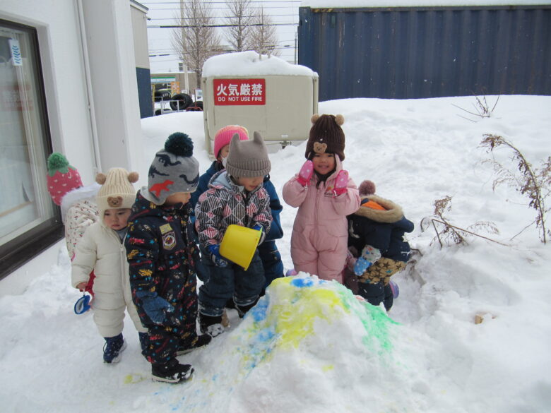 屯田園　雪遊び楽しいね😊０歳児クラス、１歳児クラス