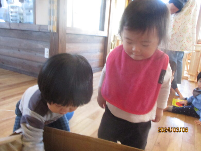 藤野園　どんぐり組　カエル探しをしました♪