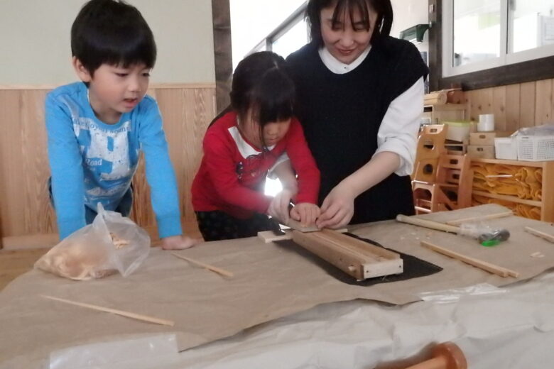 宮の森保育園　卒園記念作品　箸作り始動！
