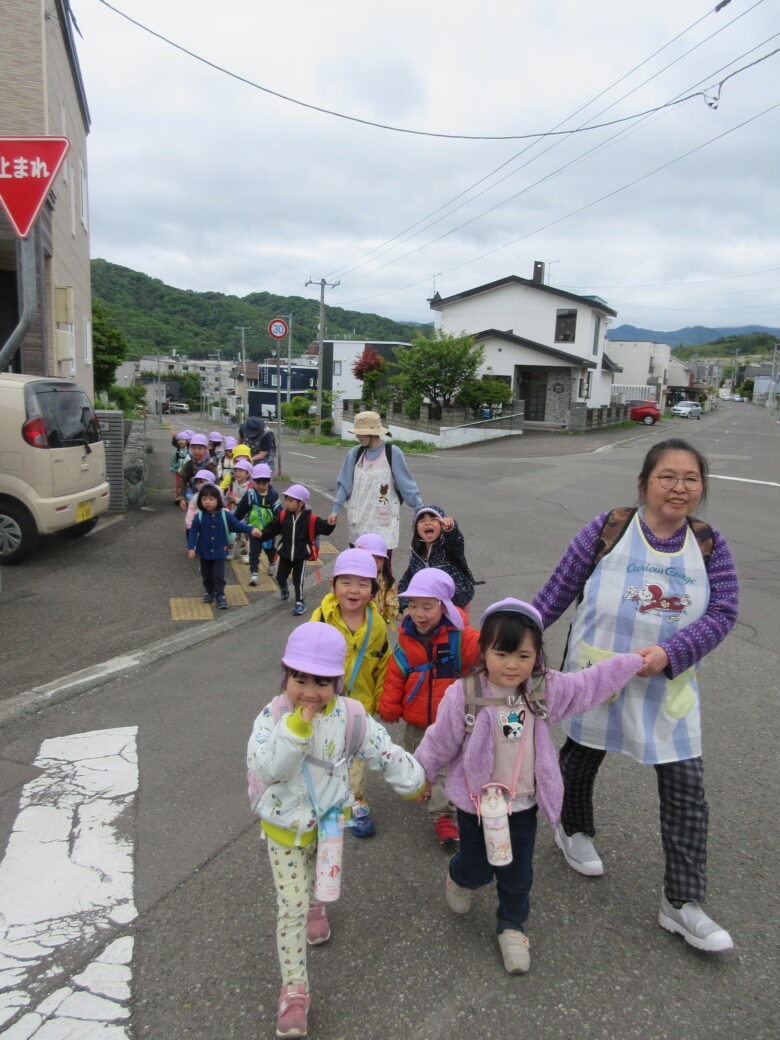 南の沢保育園　春の遠足🍙