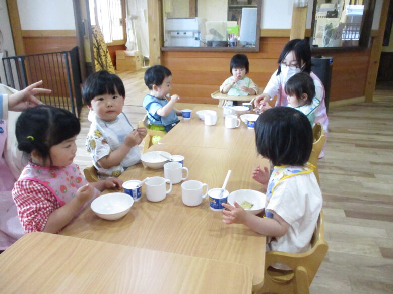 白石園　おやつ風景🥛