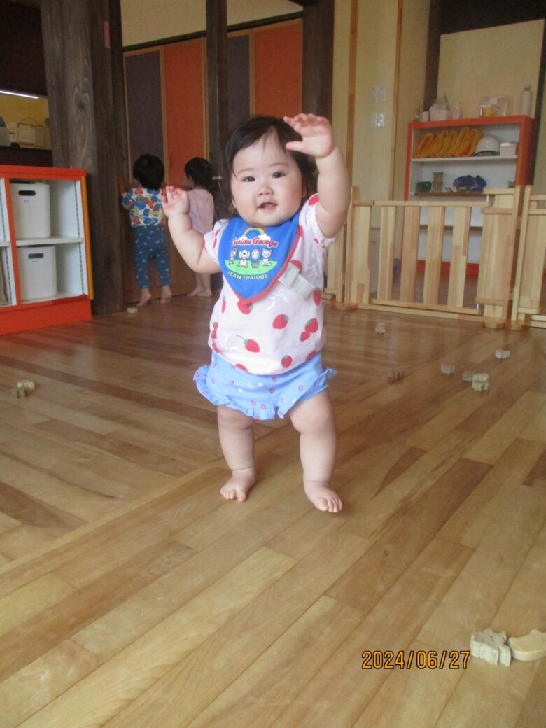 藤野園　どんぐり組　初めての卵プール