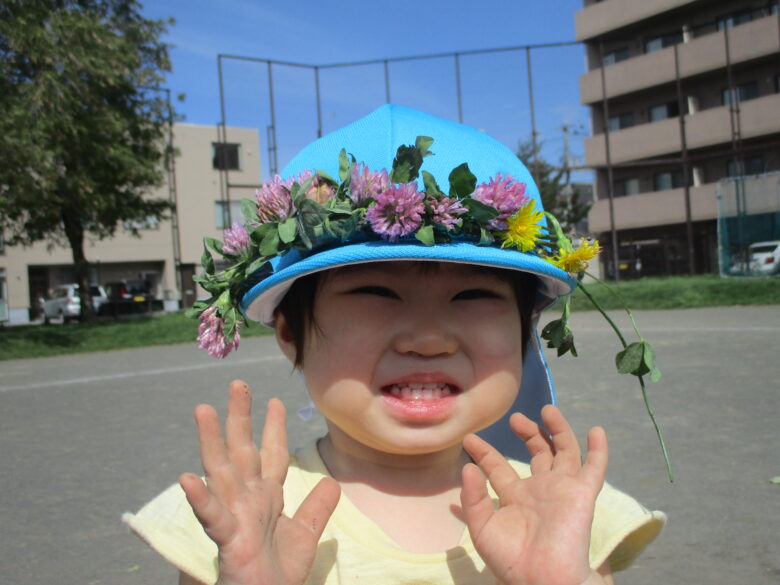 アカツメクサの花冠🌈