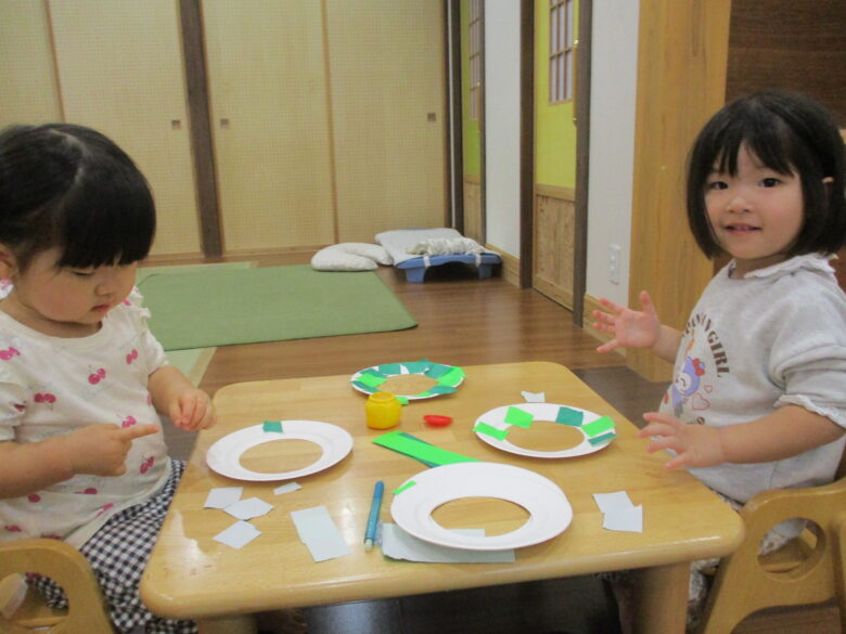 新川園　1歳児 制作風景