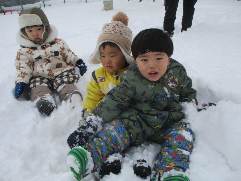 藤野園　くり組　雪に触れたよ♪