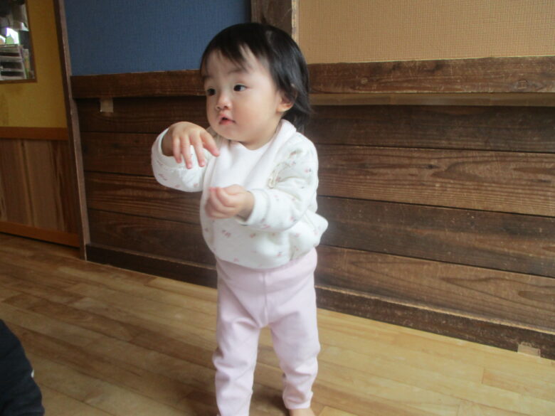 藤野園　くり組　シール貼りしたよ♪