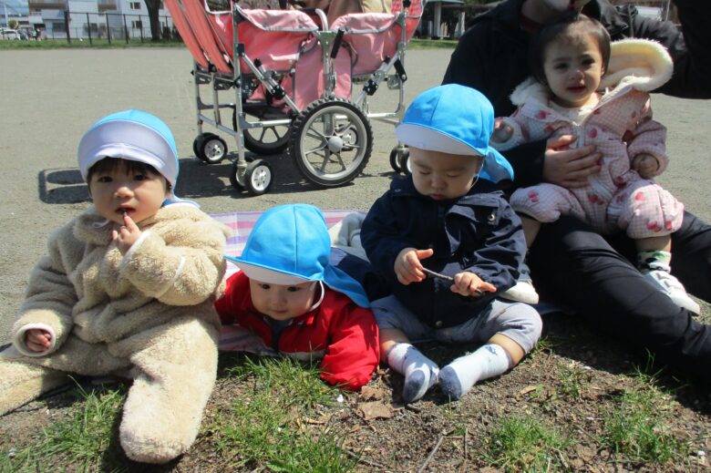 白石園 どんぐり組 お散歩したよ🌼