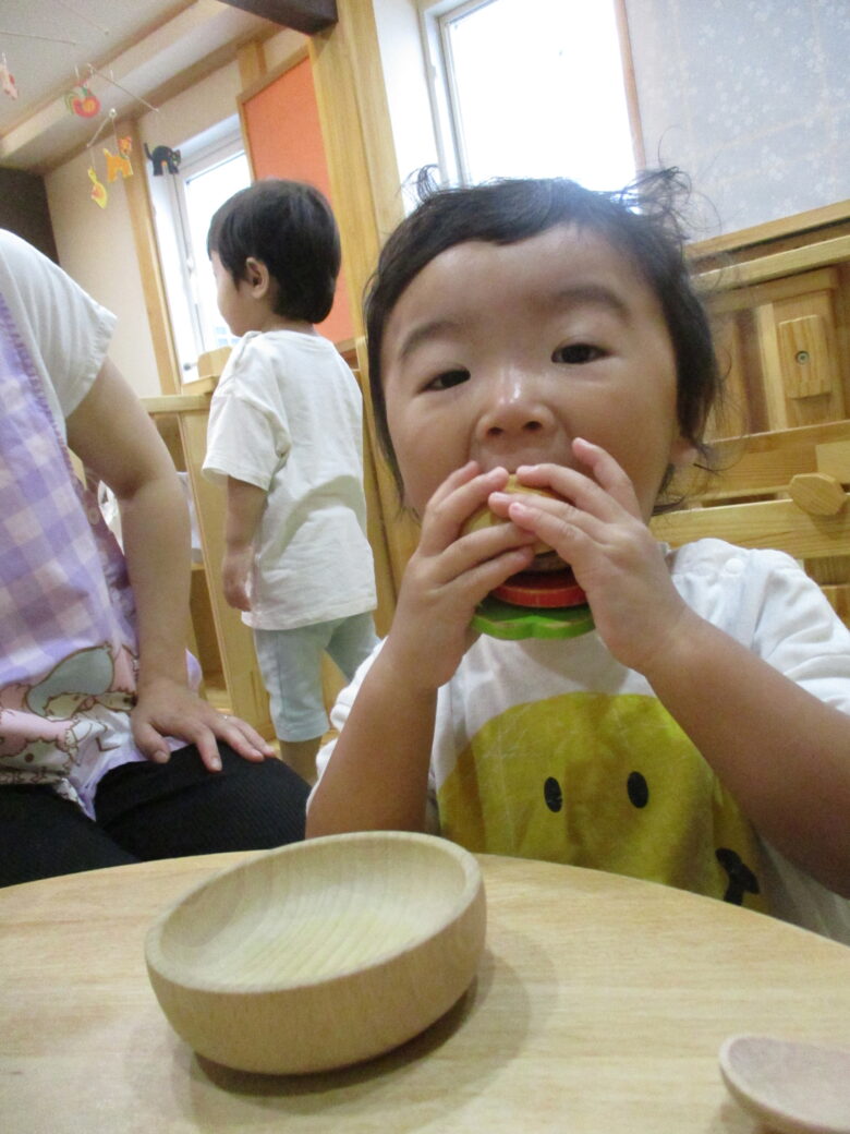 新川園 1歳児 見立てあそび