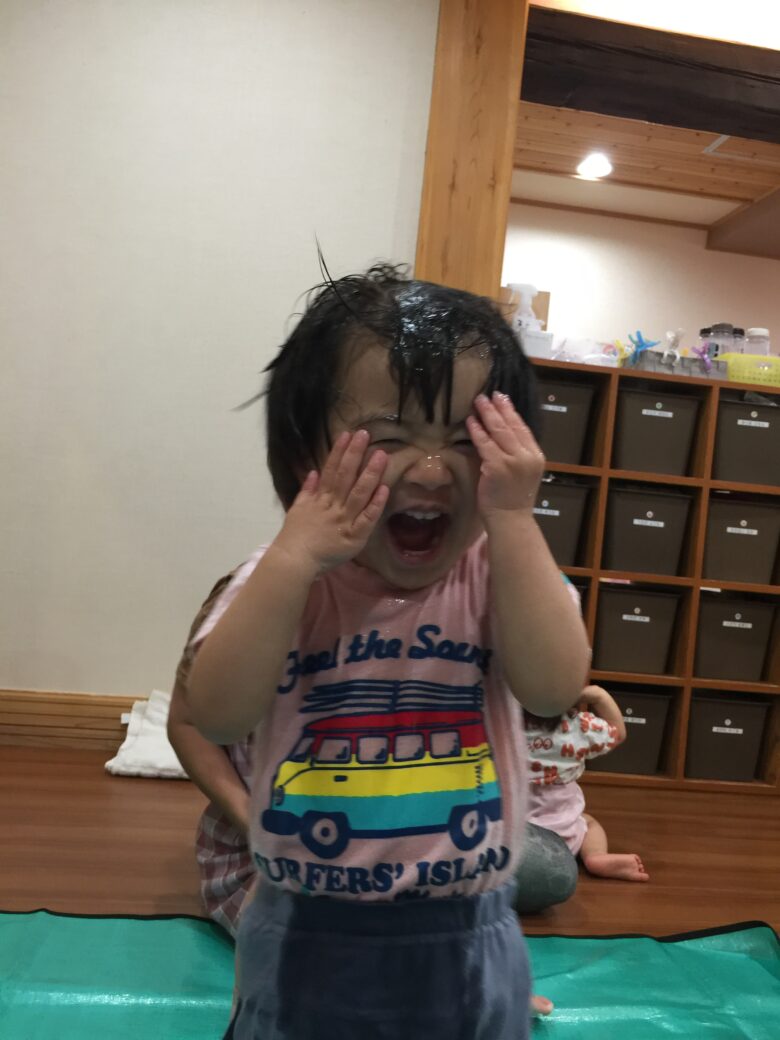 新川園　1歳児・0歳児 水遊び