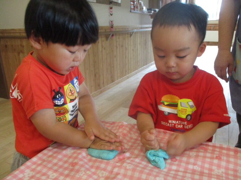 藤野園　無垢の家に行って、小麦粉粘土を楽しんできたよ☻