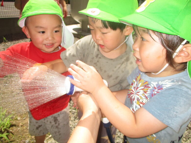 藤野園　お芋に水をあげたよ☻