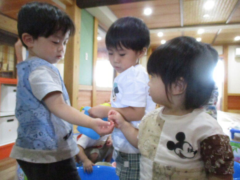 白石園　くるみ組＆どんぐり組　氷あそび🍧