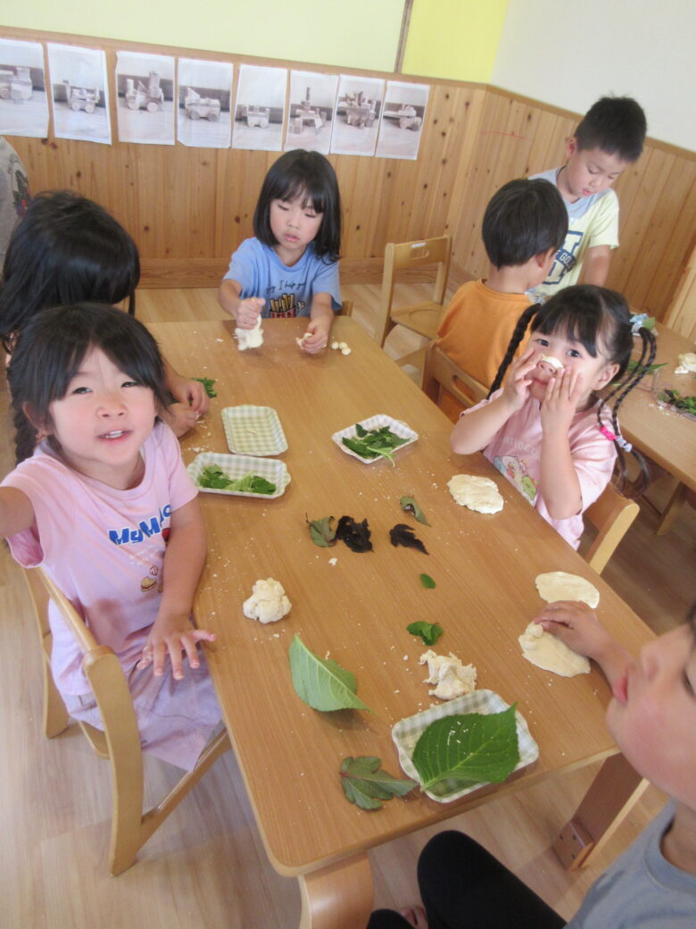 南の沢保育園　ピザ作り🍕