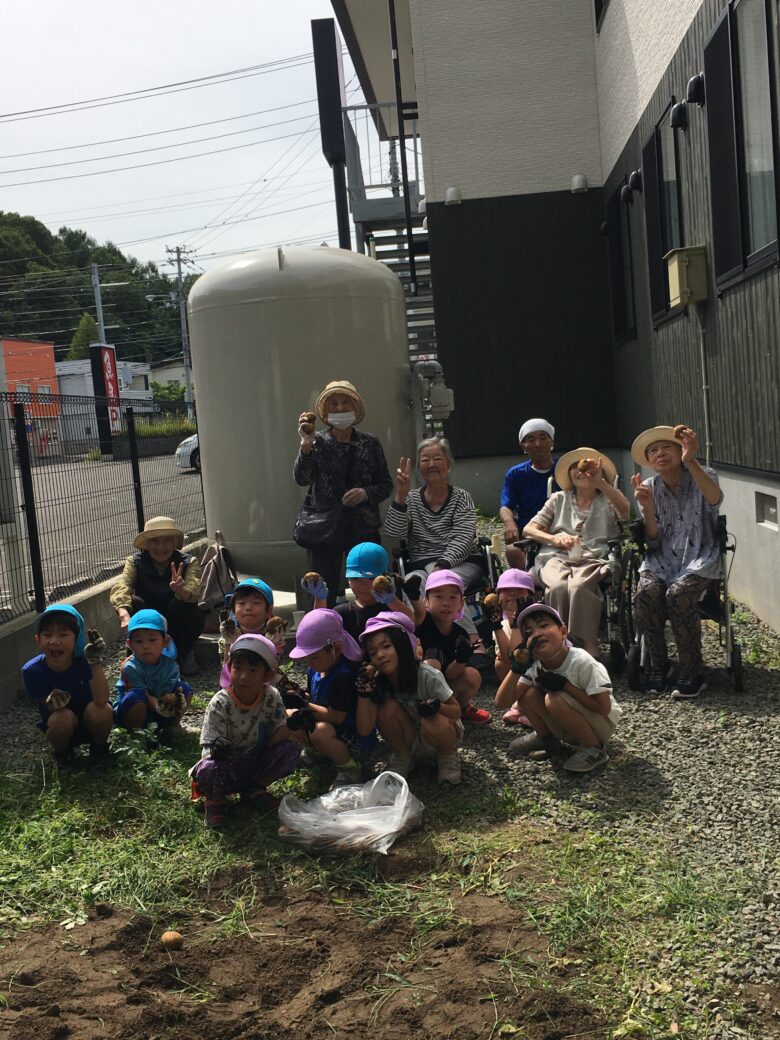 南の沢保育園 おいもほり