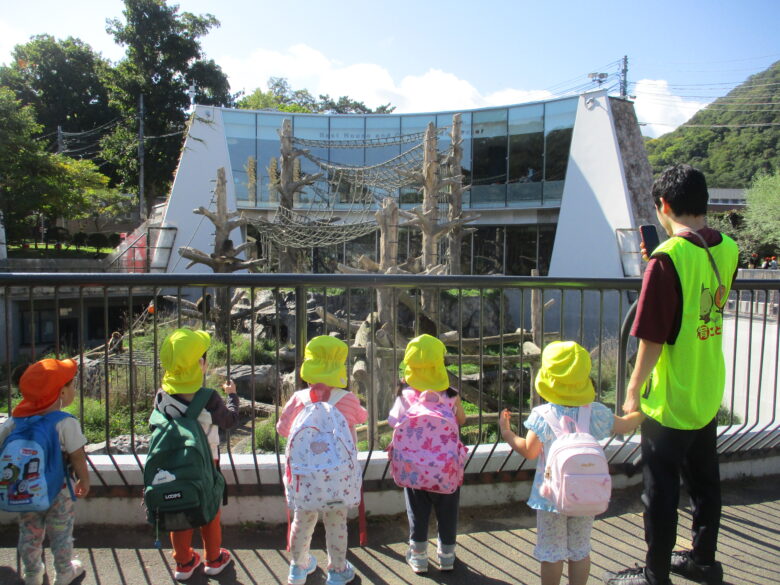 2歳児　秋の動物園遠足（新川園・屯田園 合同）