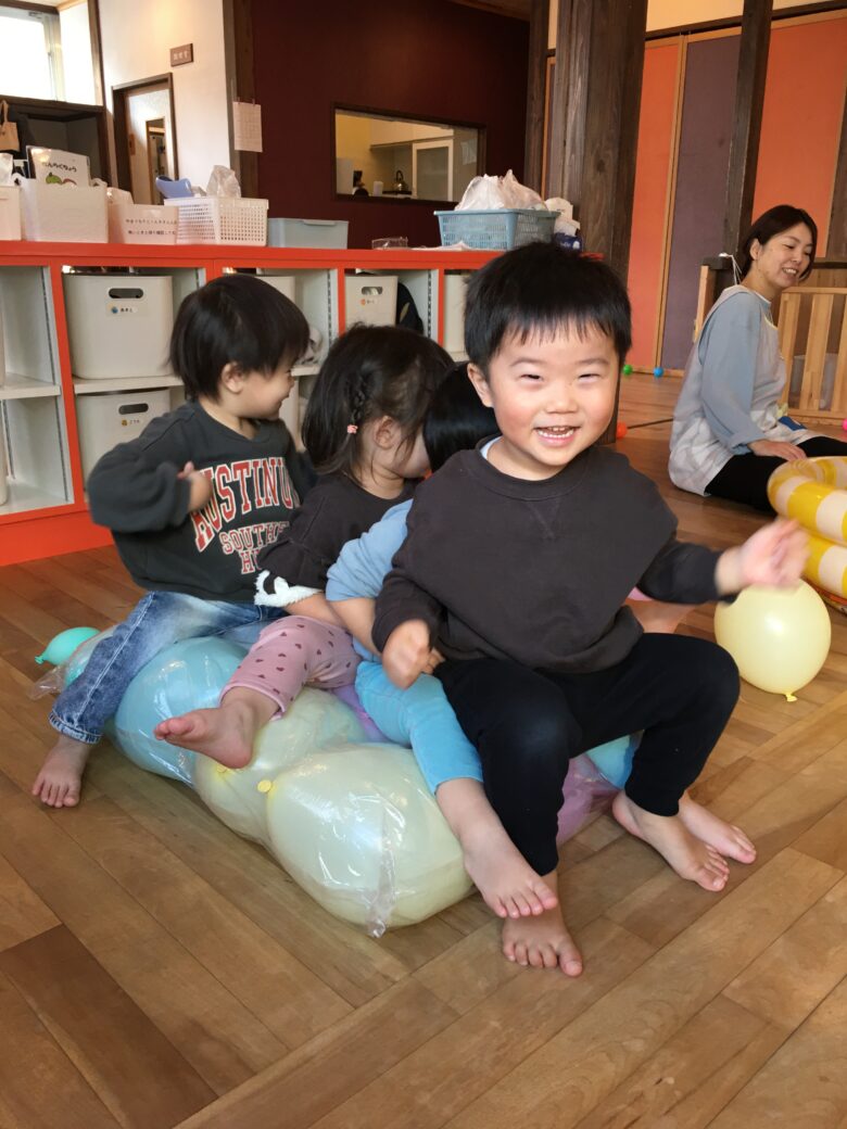 藤野園　くり組＆くるみ組の室内遊び