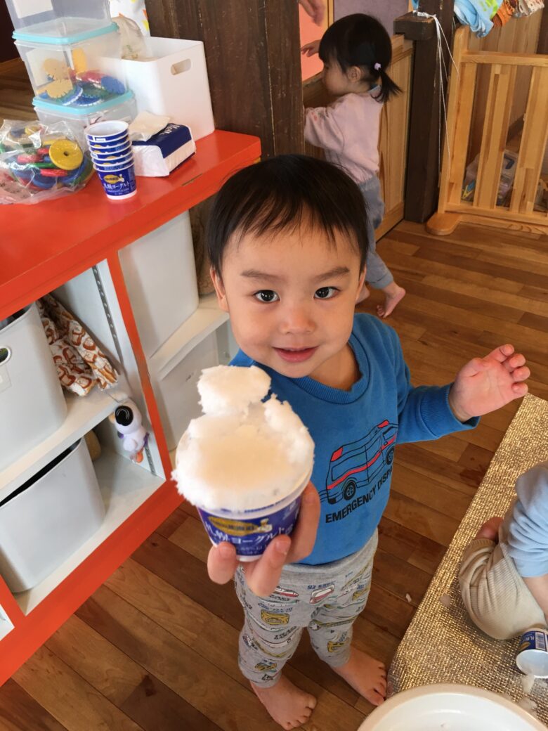 藤野園　全クラス　室内で雪遊び