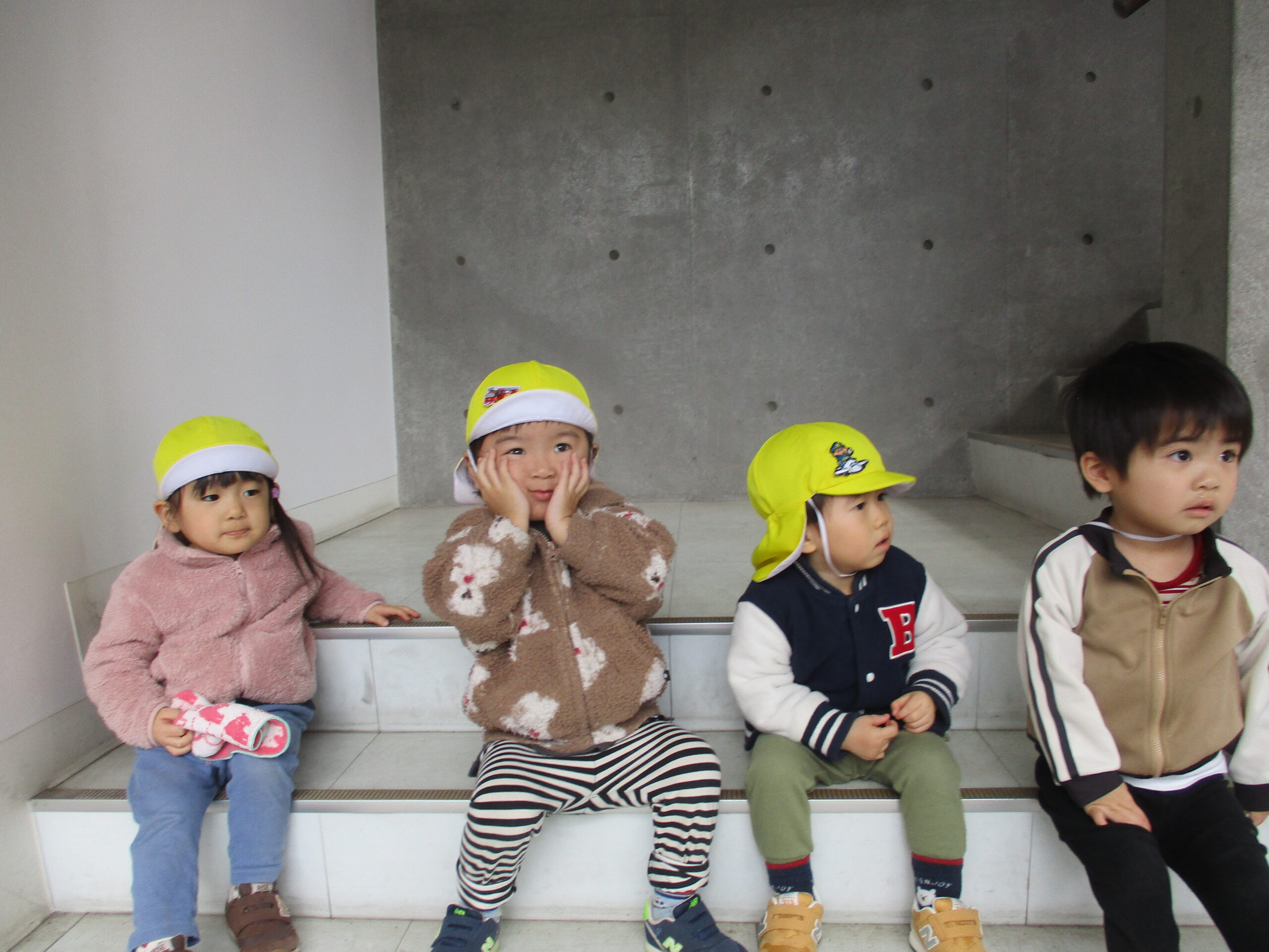 新川園　2歳児　戸外遊び