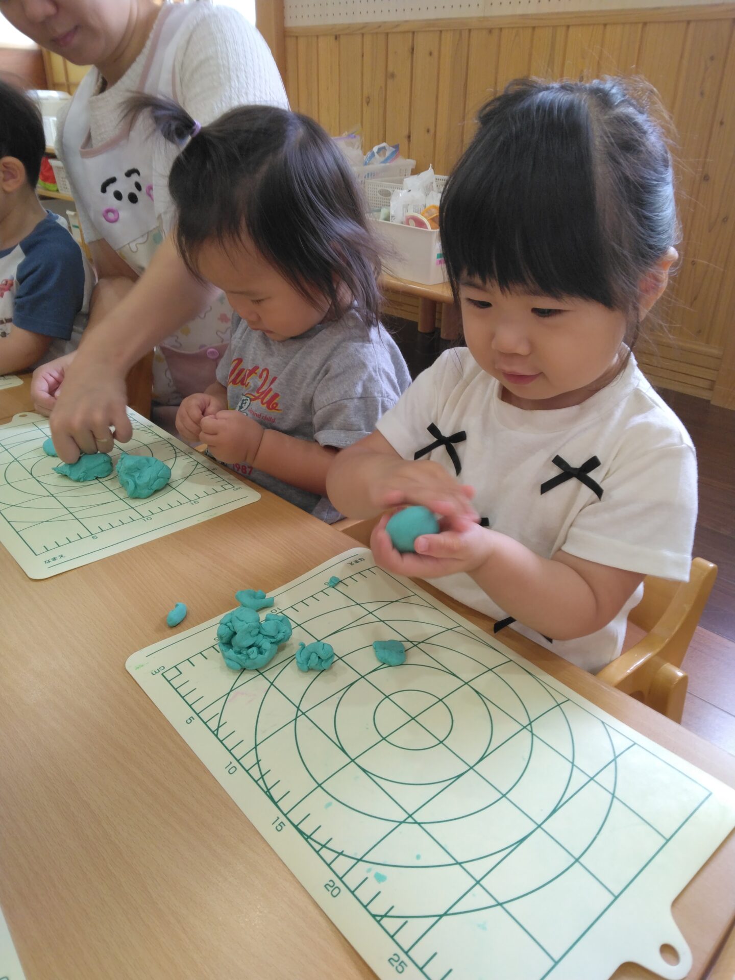 新川園　くり組粘土あそび